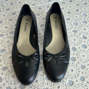 Woman’s Walkables Comfort Collection Size 9.5W